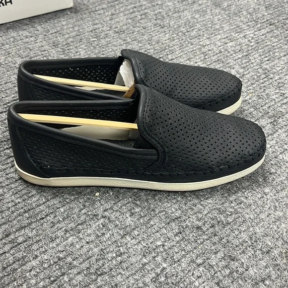 Minnetonka Women’s Pacific Black Loafers (3150) - Picture 2 of 7